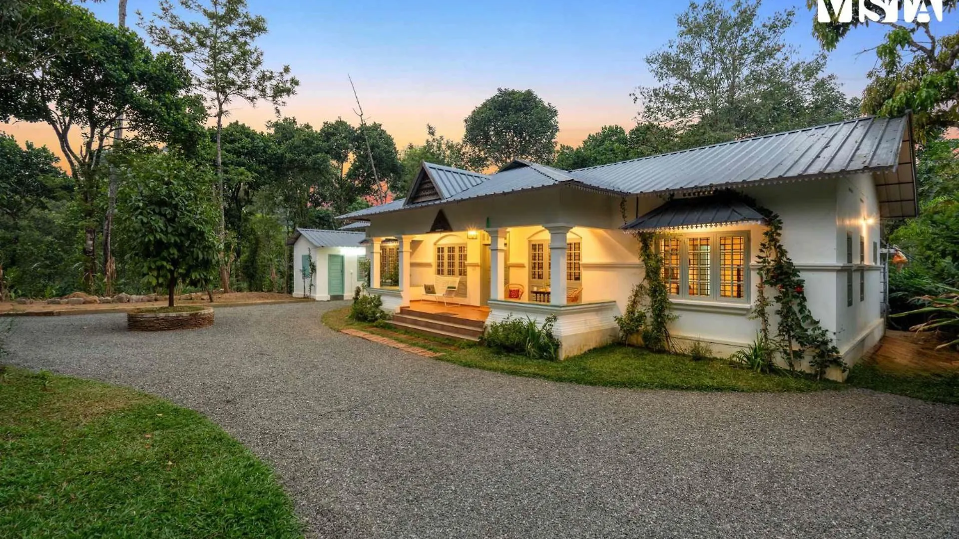 Stayvista At Catherine Cottage With Heater & Board Game Munnar